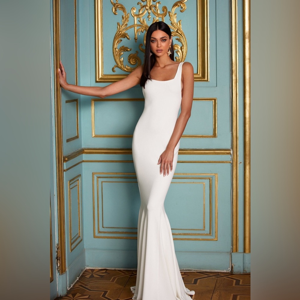 Alamour The Label White Maxi Dress